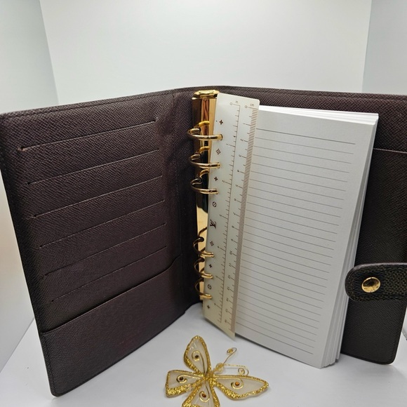 Louie Vuitton Authentic Preloved LV Agenda with paper filler with date code - Picture 4 of 7